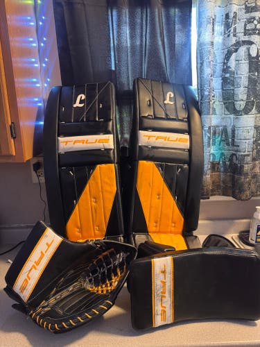 33" True L95 7x Regular Goalie Full Set (Used)