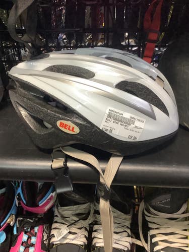 Used Bell BIKE HELMET Bike Helmet White One Size 10743-S000485104