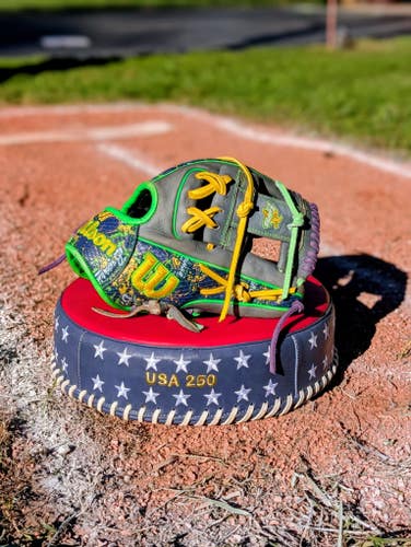 Wilson A2000 1786 Savannah Bananas Baseball Infielders Glove Custom Relace