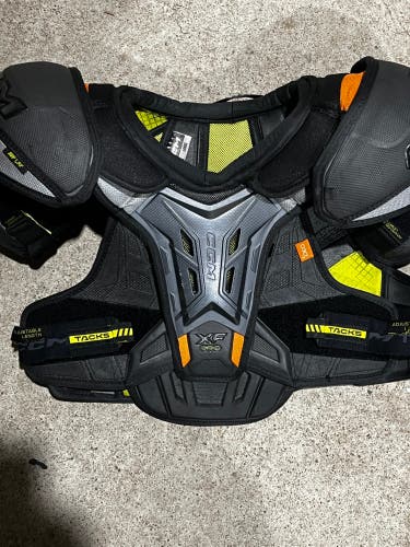 Large Junior CCM XF Pro Shoulder Pads (Used)