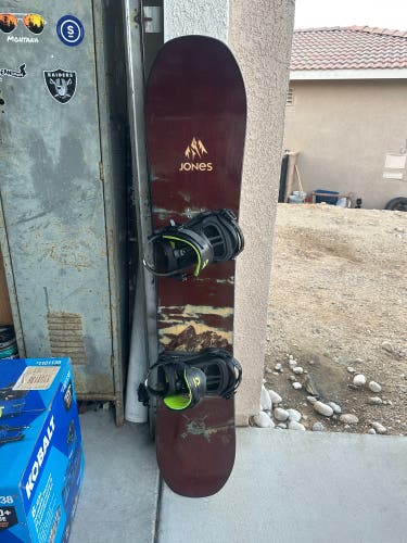 Unisex Jones Snowboard Freeride With Bindings Medium Flex Directional 145 cm (Used)