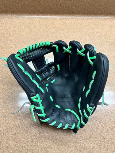 Wilson A2000 RH Infield Baseball Glove 11.5" (Used)