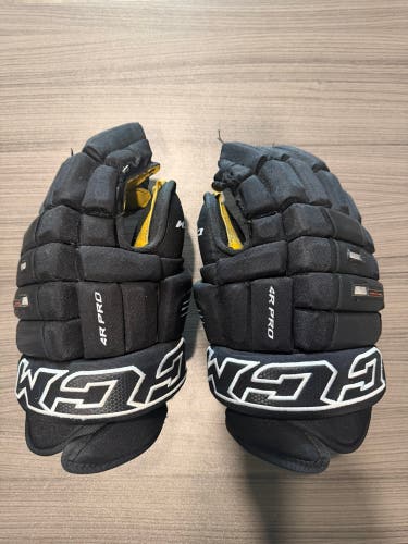 CCM Tacks 4 Roll Pro (HG4PRO) Gloves 14" (Used)