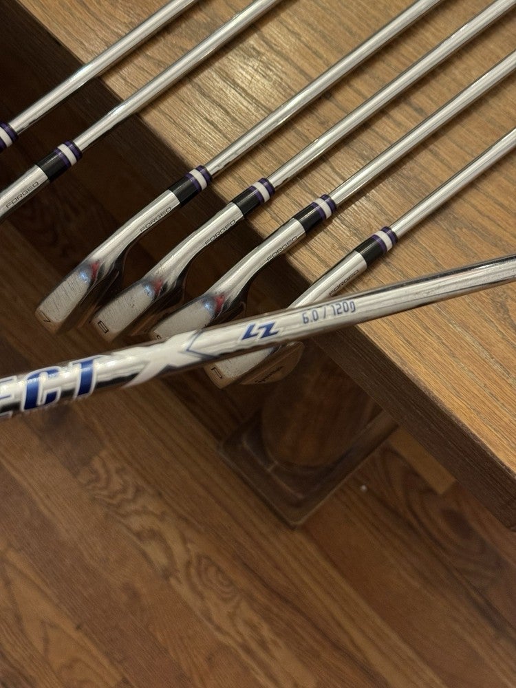 Taylormade P730 Forged Iron Set (4-PW) Project X LZ 6.0 120g