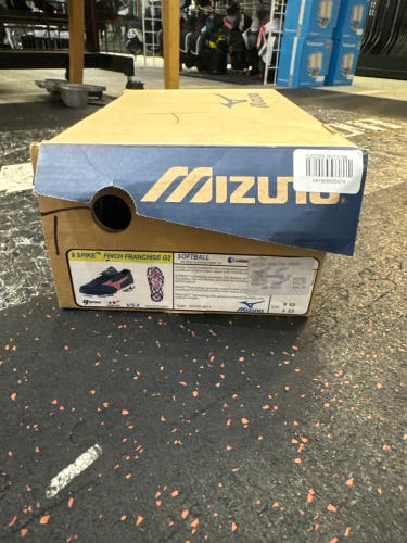 9 Spike Finch Franchise G2 Mizuno