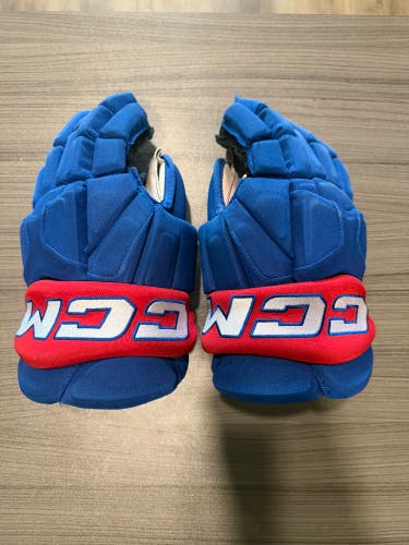 CCM HG95C Blue / Red Gloves 14" (Used)