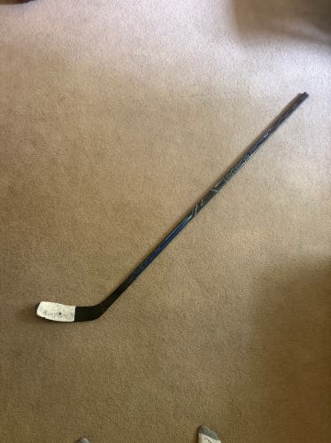 *REPLICA* Senior CCM Vizion 2 Right Handed Hockey Stick P28 77 Flex (Used)