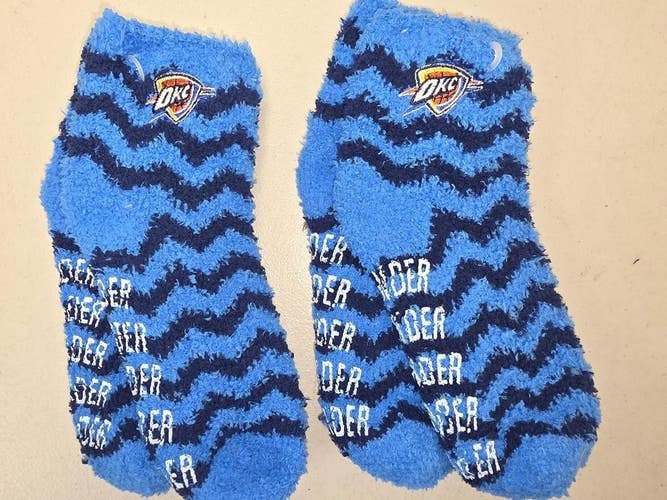 ST11 Mens NBA OKLAHOMA CITY THUNDER OKC Crew Socks Lot of 2 Pair MEDIUM New