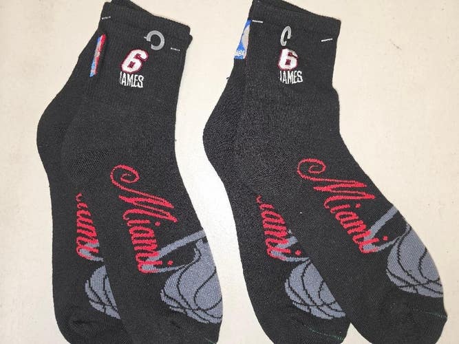 ST7 Mens NBA MIAMI HEAT Crew Socks Lot of 2 Pair LARGE New LEBRON JAMES