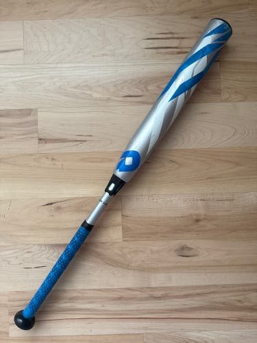 Demarini CF Zen 30/19 (-11) Fastpitch Softball Bat