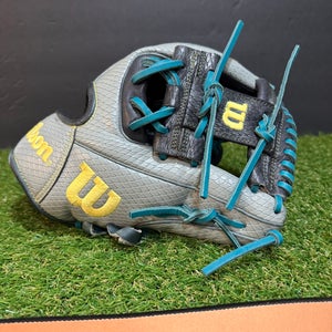 2021 Wilson A2000 RH Infield Baseball Glove 11.5" (Used)