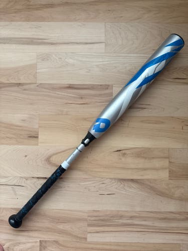 Demarini CF Zen 30/19 (-11) Fastpitch Softball Bat