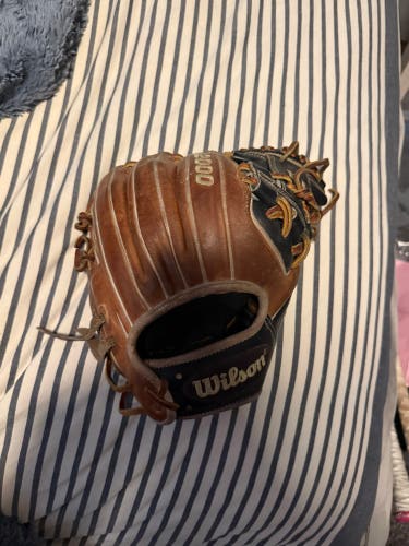 Wilson A2000 RH Infield Baseball Glove 11.25" (Used)