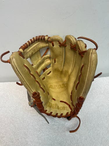 Wilson A2000 1787 11.75" RHT Infield Baseball Glove - Blonde/Tan - Game Ready!