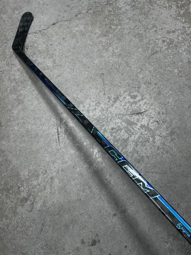 85 Flex P29 Senior CCM Vizion 2 Right Hand Hockey Stick Carbo NHL Pro Stock (Used)