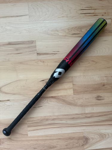 DeMarini Prism 30/19 (-11) Fastpitch Softball Bat
