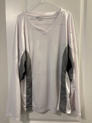 White XL Men's Sher-Wood Practice Jersey (Used)