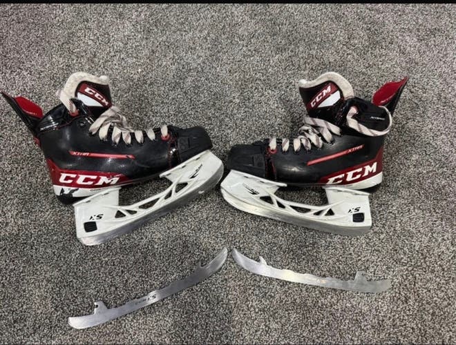 CCM Ice Skates with Extra Blades (Size 3.5)