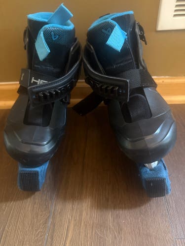 2025 Bauer Konekt HF3 Hockey Goalie Skates Size 3 (Used)