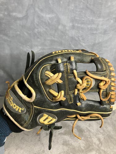 Black Wilson A1000 RH Infield Baseball Glove 12" (Used)