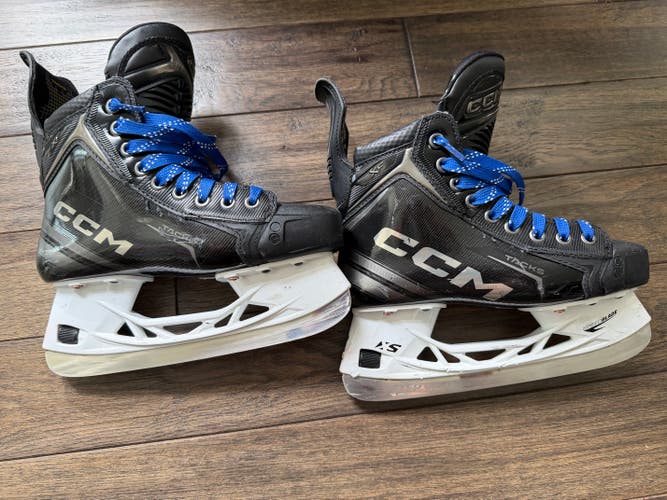 Black 2023 CCM Tacks XF Hockey Skates Regular Width Size 4.5 (Used)