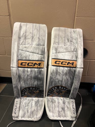 35" CCM EFlex 6 Goalie Leg Pads (Used)