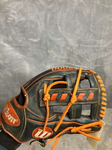Blue Wilson A2000 RH Infield Baseball Glove 11.5" (Used)(Used)
