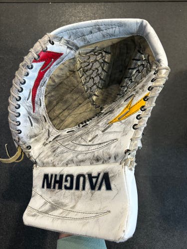 Senior Vaughn Vision 5500 Full Right Goalie Glove | Vezina Winner Jose Theodore