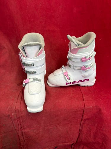 Ski Boots:  Head Z3 Junior Girl Ski Boots in white and pink. 
Size 24/24.5
Boot length: 285mm