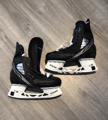True Pro Custom Hockey Skates w/ CCM 263mm Runner Pro Stock Size 6.5 (New)