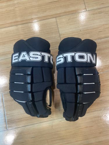 Senior Easton Synergy Gloves 15" (Used)