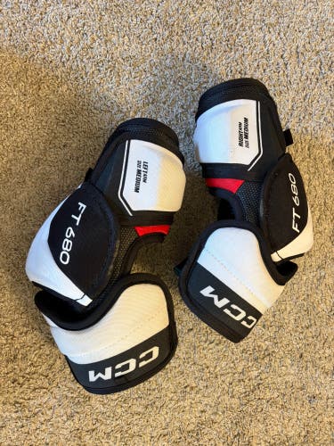 Senior Medium CCM JetSpeed FT680 Elbow Pads (Used)