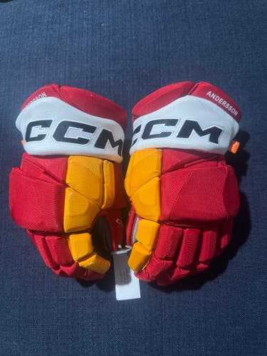 CCM D30 Gloves 14" (New)