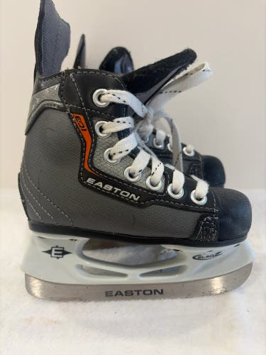 Black/Gray Easton Synergy EQ1 Hockey Skates Regular Width 8 (Used)