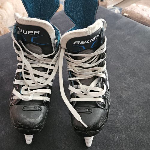 Black Bauer X-LP Hockey Skates Regular Width 8 (Used)