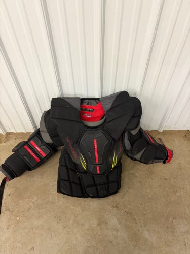 Small Bauer Vapor Hyperlite 2 Goalie Chest Protector (Used)