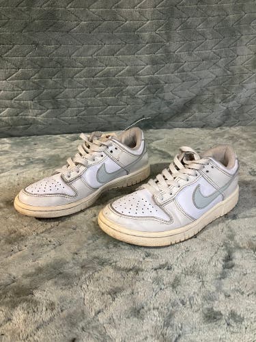 White Unisex 5Y (Big Kids / Youth) Youth Nike Dunk Low Shoes (Used)