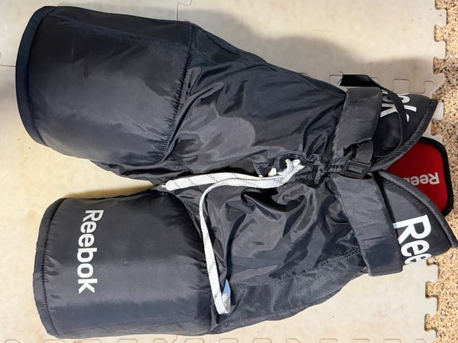Senior Medium Reebok 14K Hockey Pants (Used)