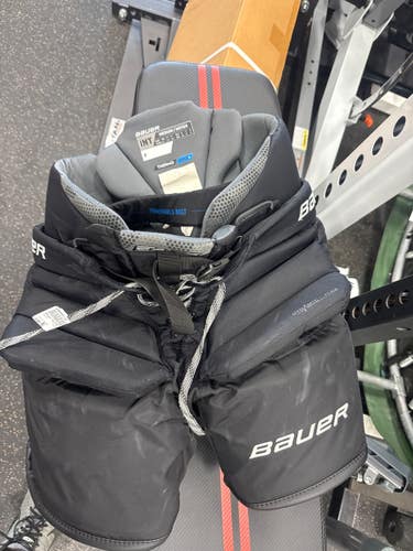Used Bauer ELITE GOALIE PANTS Senior Goalie Pant Black MD 11337-S000489739