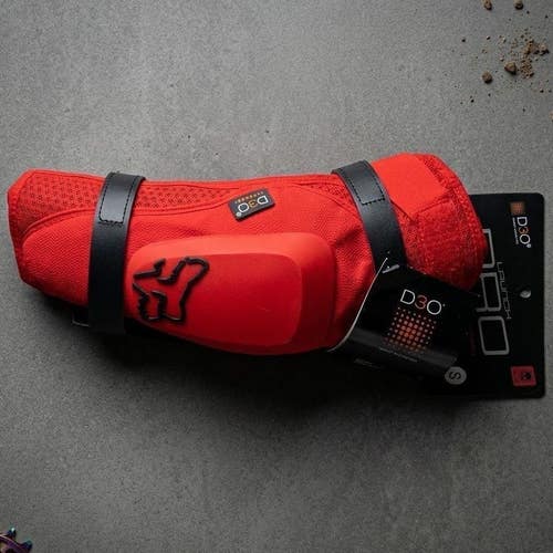 RARE NWT Fox Racing Launch Pro D3O Elbow Guards Red Bonus Caps Sold Out Gen MTB