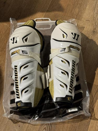 Warrior Bonafide Shin Pads - Senior 14"