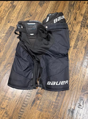 Men's Senior Medium Bauer Flylite Hockey Pants (Used)