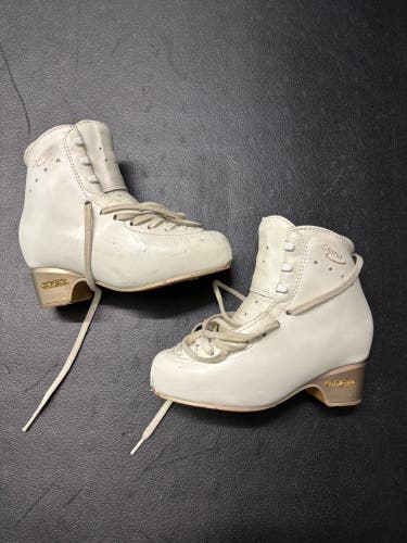 EDEA Chorus Figure Skates 220 B