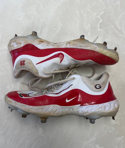 UGA Georgia issued White Men's Size M 12.0 (W 13.0) Nike Nike alpha huarache elite 4 Metal (Used)