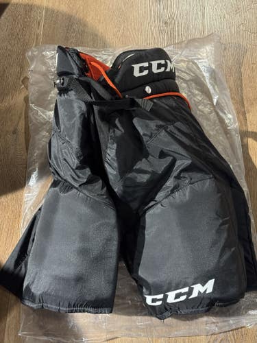 Senior Large CCM RBZ90 Hockey Pants (Used)
