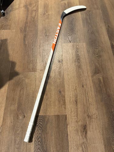 Easton Mako II Hockey Stick - Left - Intermediate 65 Flex