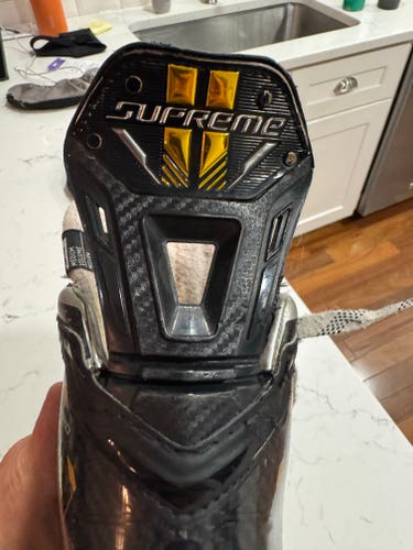 2024 Bauer Supreme M5 Pro Hockey Skates Regular Width 6 (Used)