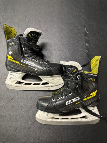 Intermediate Bauer S22 Supreme Elite (SMU) Hockey Skates Extra Wide Width Size 5.5