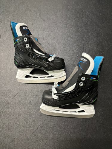 NEW Youth Bauer XLP Hockey Skates 9