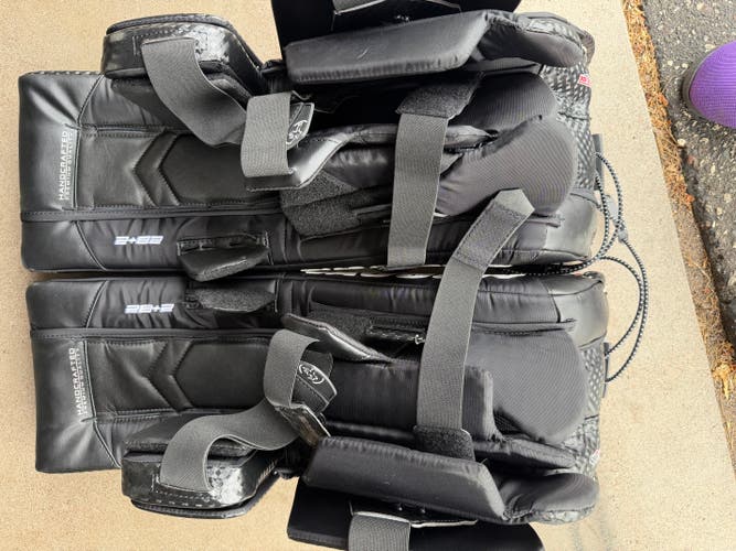28" 2024 Vaughn VX1 Goalie Leg Pads (Used)